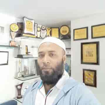Dr. Amin