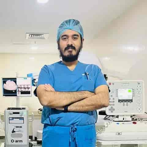 Dr. Jitesh Manghwani