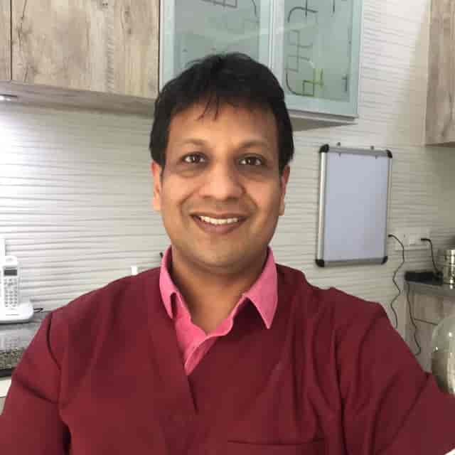 Dr. Naveen Gupta