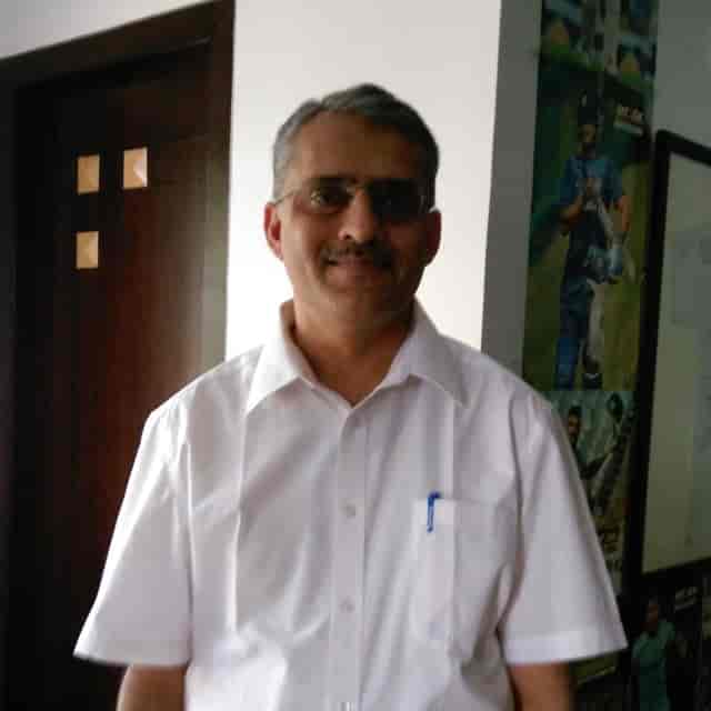Dr. Naresh Rohra