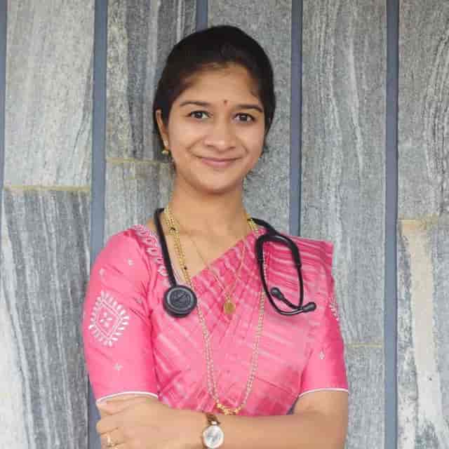 Dr. Mouna